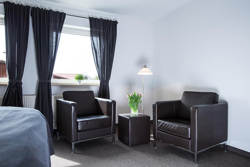 Alpengluehen Smart Hotel Olching Ruang foto