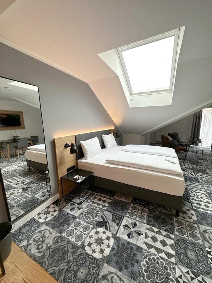 Alpengluehen Smart Hotel Olching Bagian luar foto