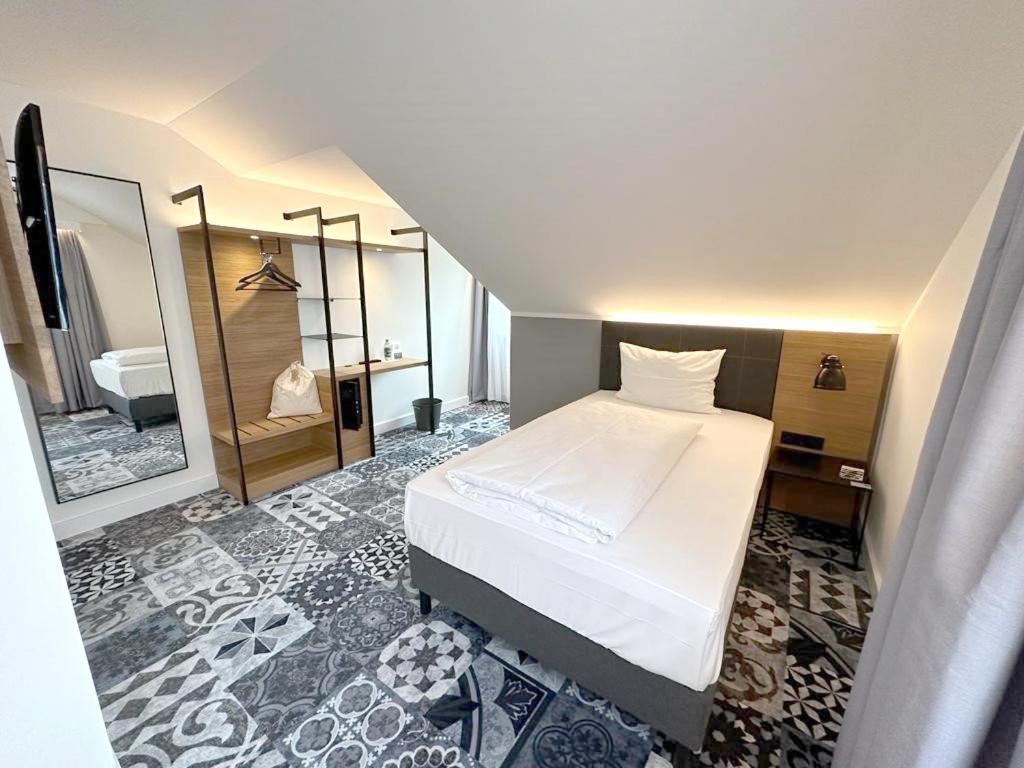 Alpengluehen Smart Hotel Olching Bagian luar foto