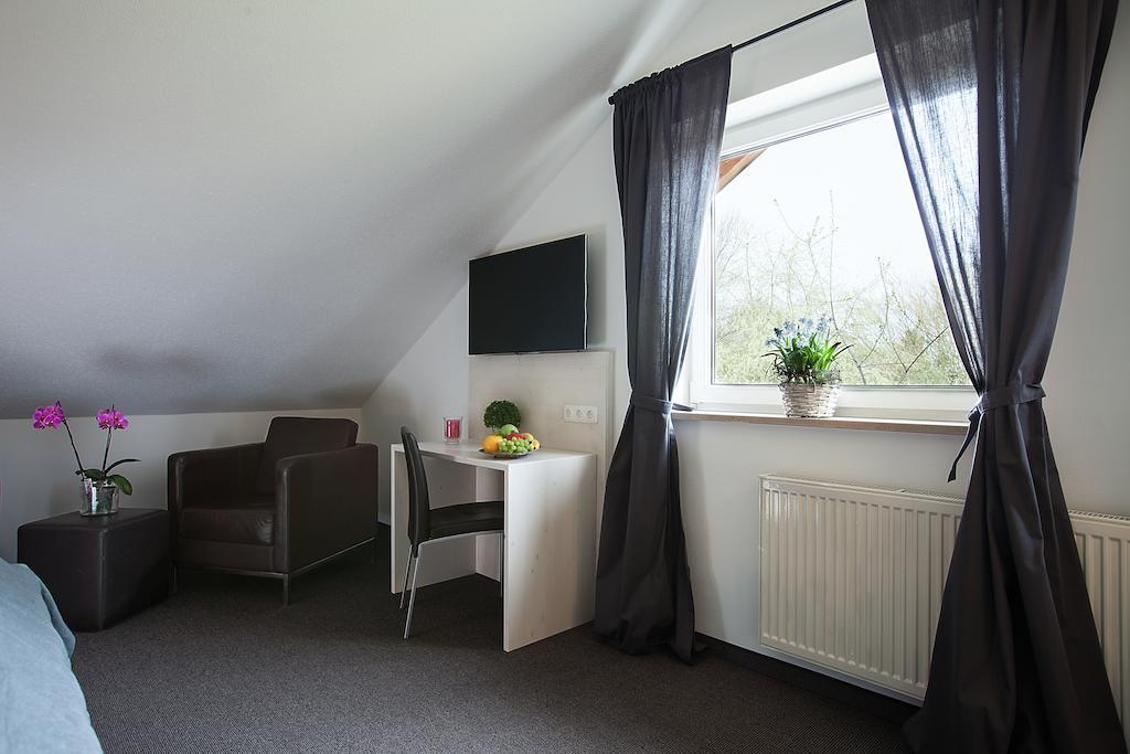 Alpengluehen Smart Hotel Olching Bagian luar foto