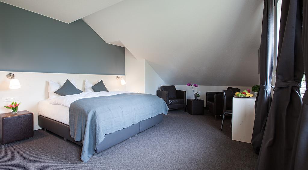 Alpengluehen Smart Hotel Olching Ruang foto