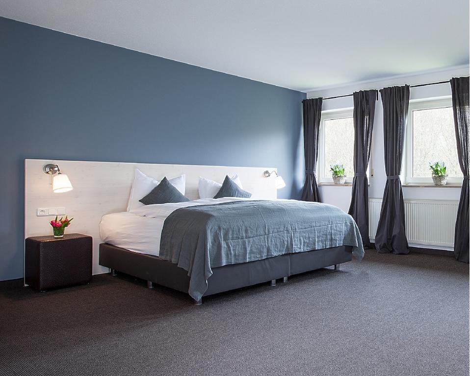 Alpengluehen Smart Hotel Olching Ruang foto
