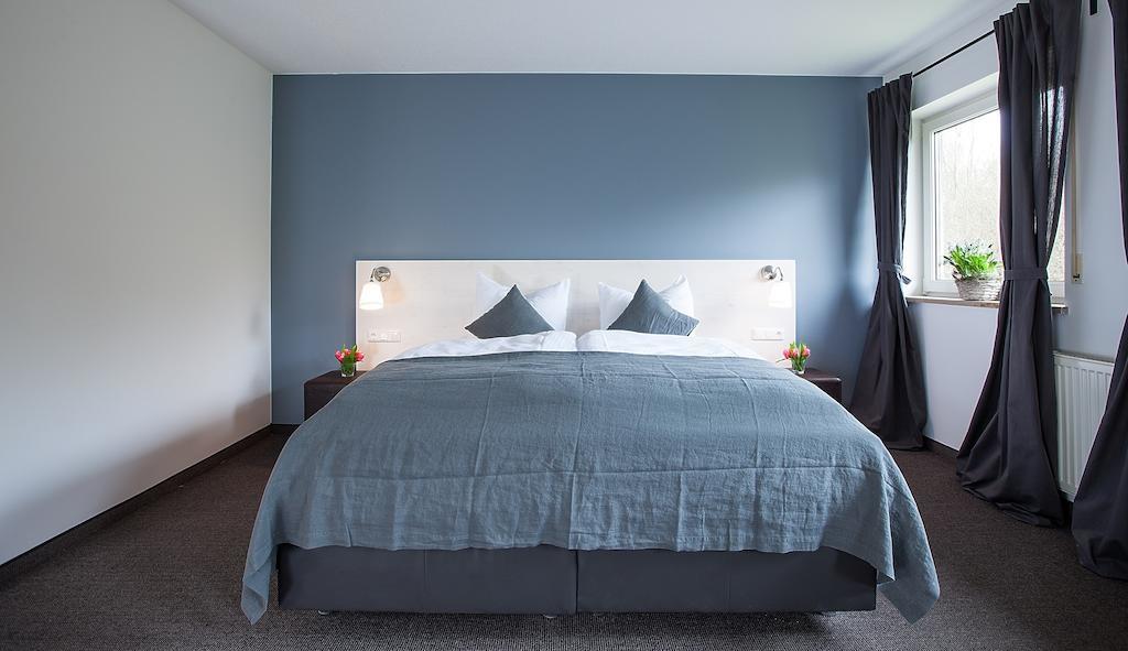 Alpengluehen Smart Hotel Olching Ruang foto